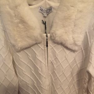 Passioni Fur trim cream zip front sweater. Made in Italy. Size L